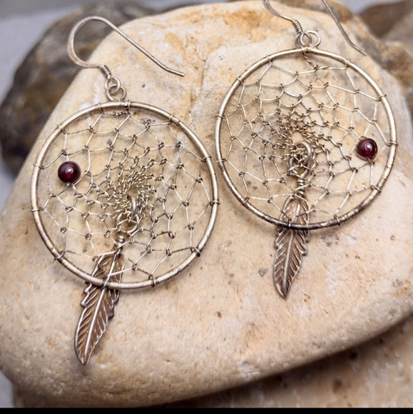 Vintage Native Southwestern Rhodolite Garnet Dreamcatcher Earrings - Picture 4 of 9